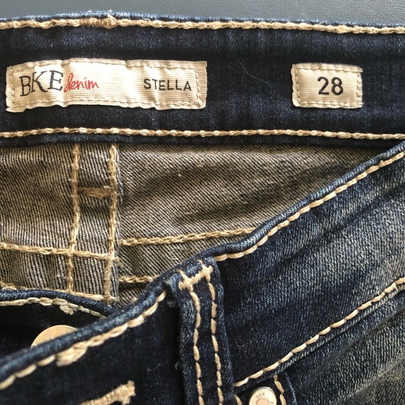 Capri’s - Picture 3 of 4